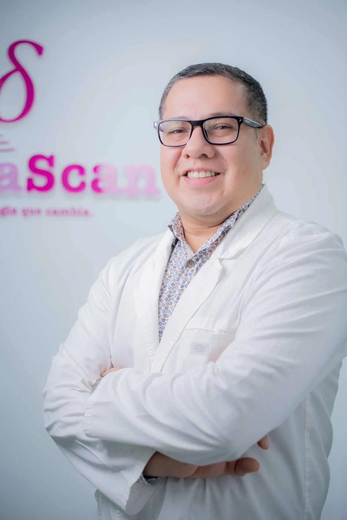 Dr. Estuardo Pérez Reyes